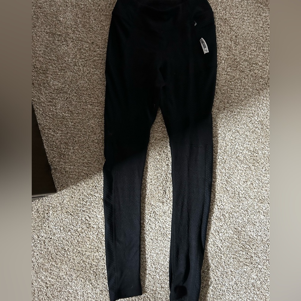 XS black patterned GymShark leggings